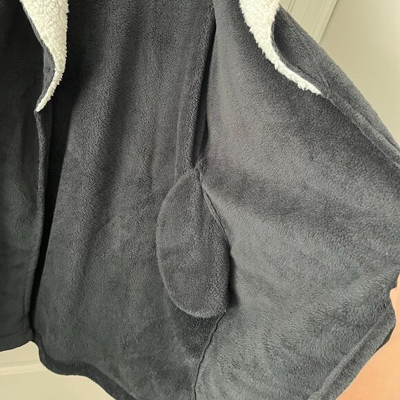 Victoria's Secret robe - Picture 6 of 8